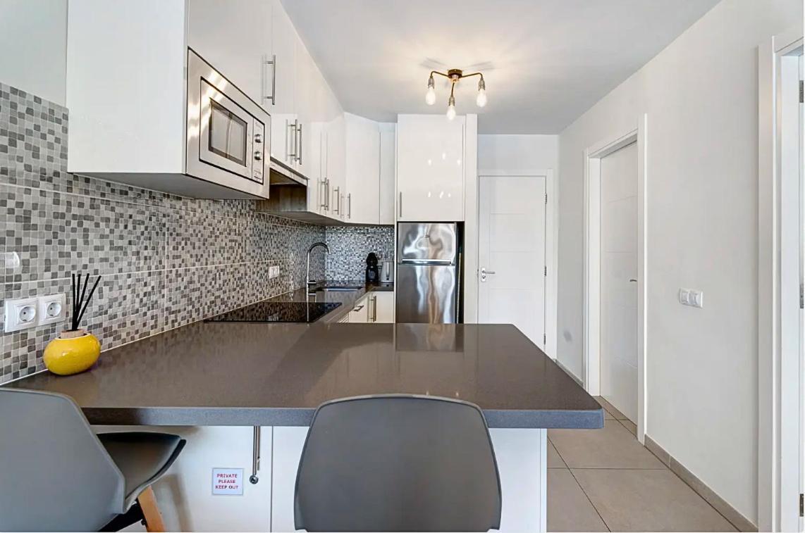Apartamento De Lujo En Torre Del Sol, Playa De Las Americas Arona  Bagian luar foto