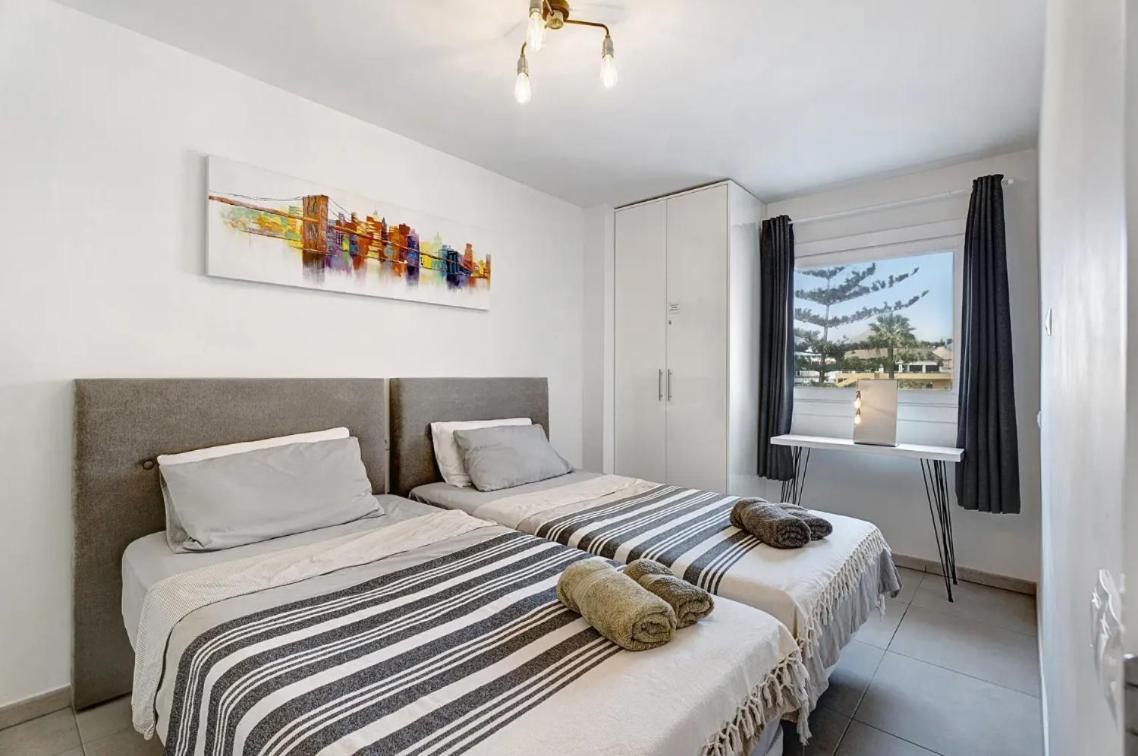 Apartamento De Lujo En Torre Del Sol, Playa De Las Americas Arona  Bagian luar foto